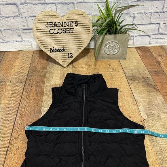 Lululemon black goose down vest *missing logo on back* - Picture 7 of 13